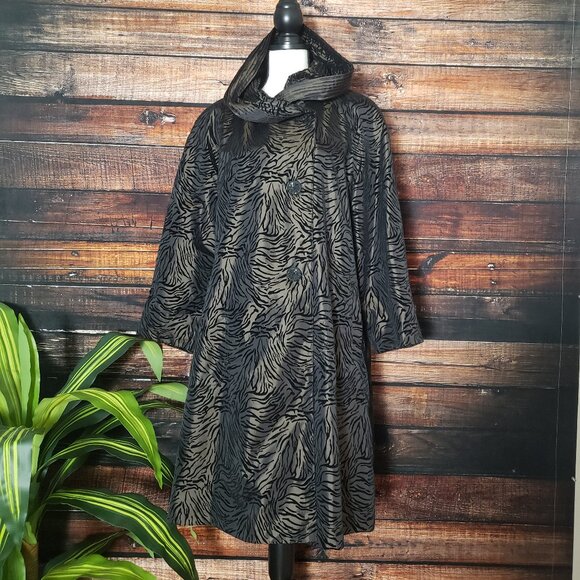 Gallery NWOT Medium Velvet Tiger Long Coat Rain Jacket Accordion Hood Lined - Picture 11 of 14